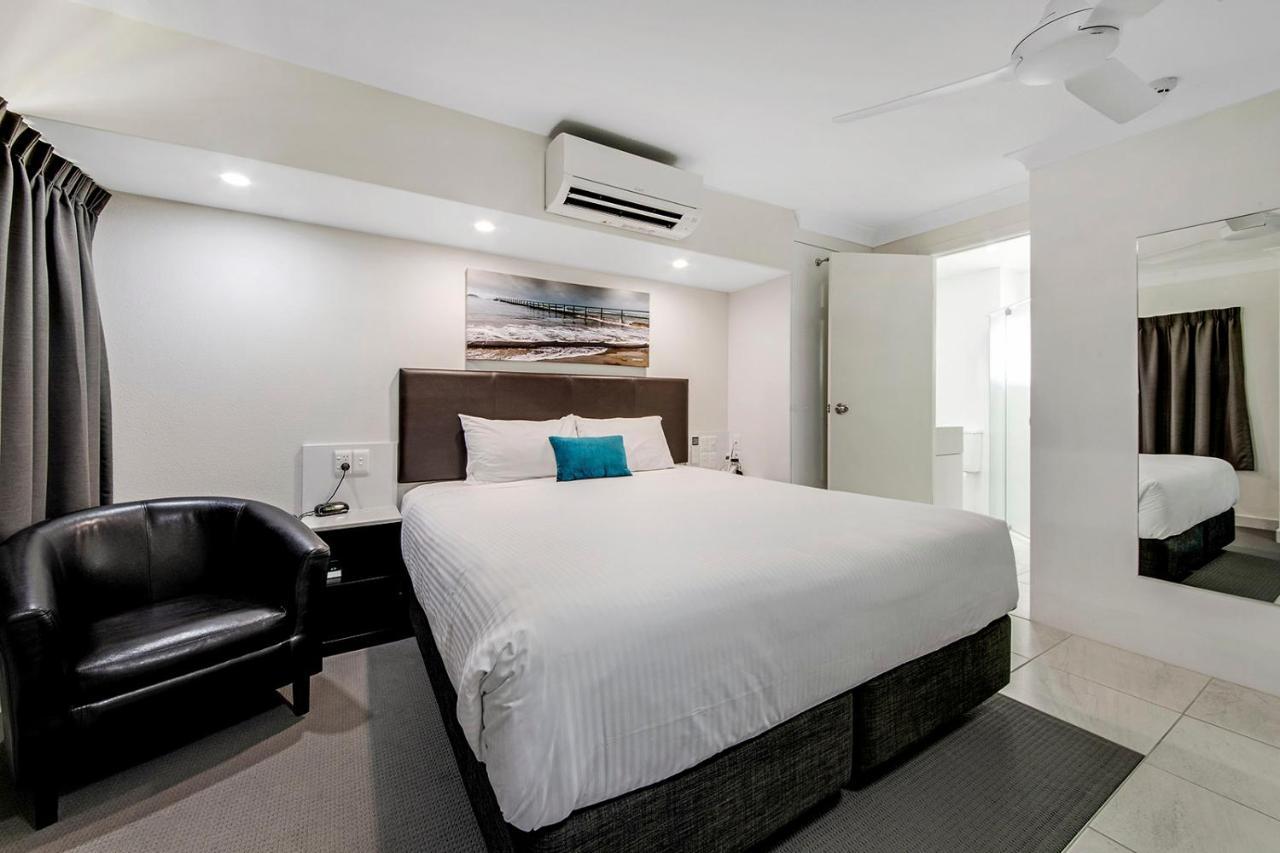 Endeavour Inn Emu Park Extérieur photo