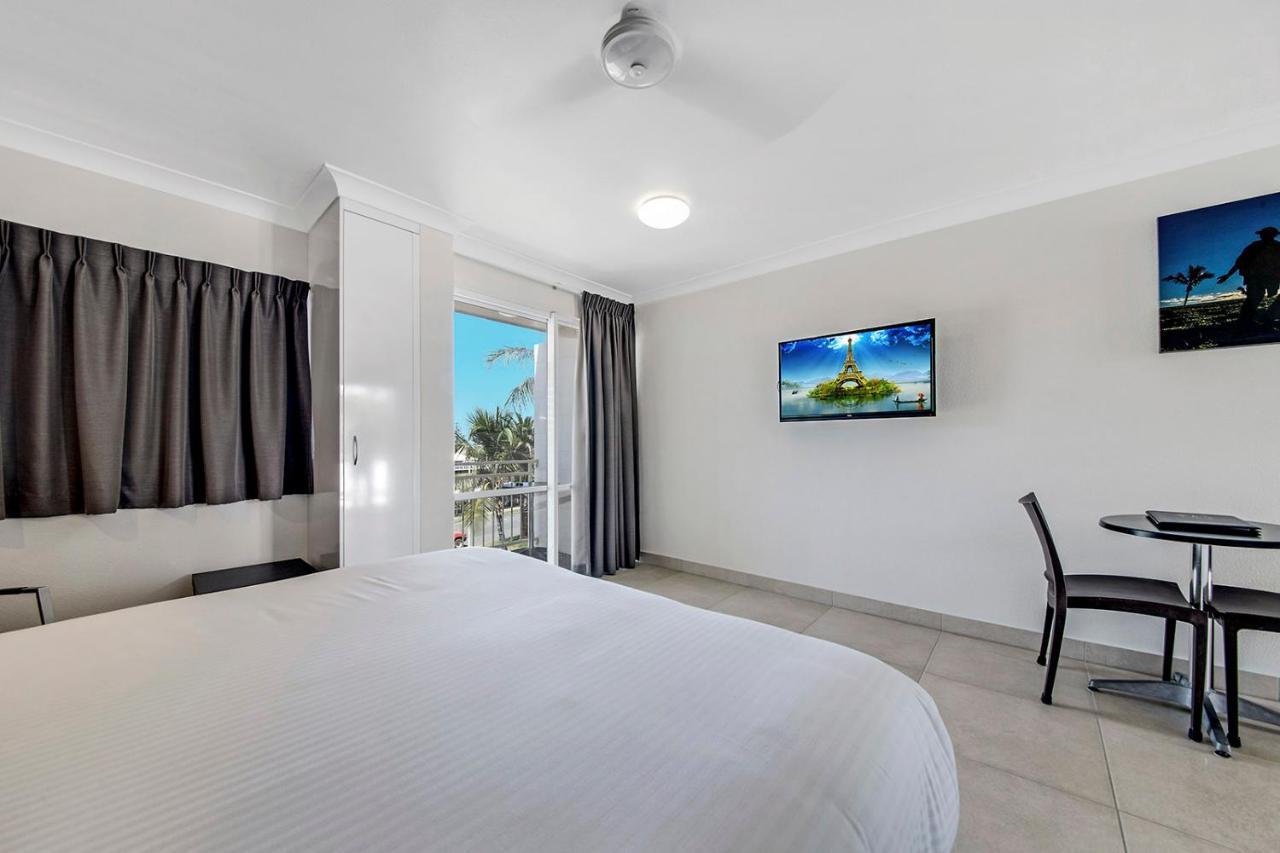 Endeavour Inn Emu Park Extérieur photo