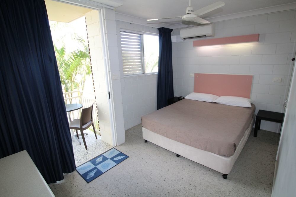 Endeavour Inn Emu Park Extérieur photo