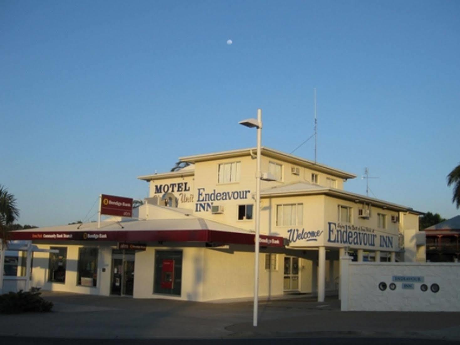 Endeavour Inn Emu Park Extérieur photo