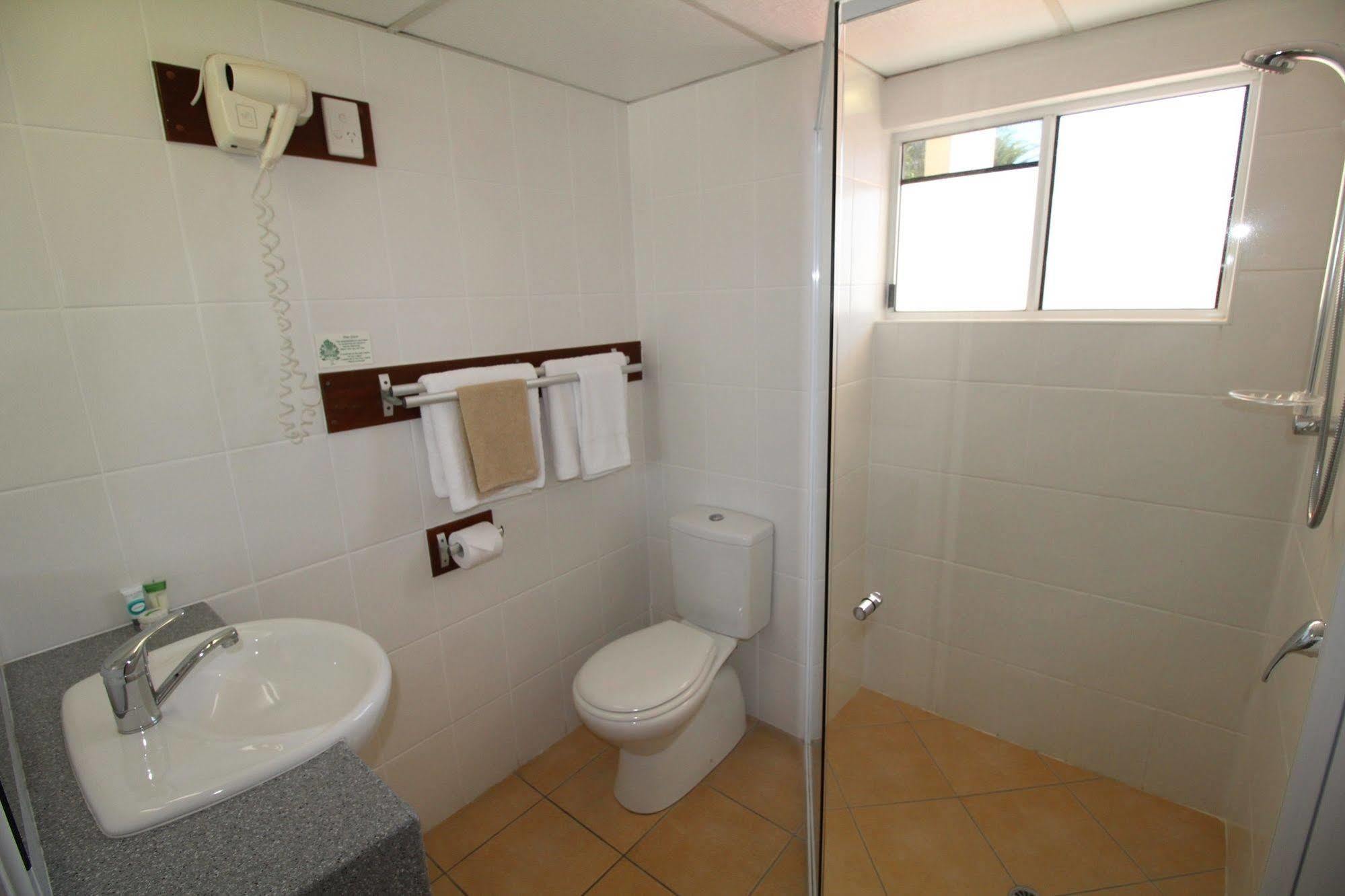 Endeavour Inn Emu Park Extérieur photo