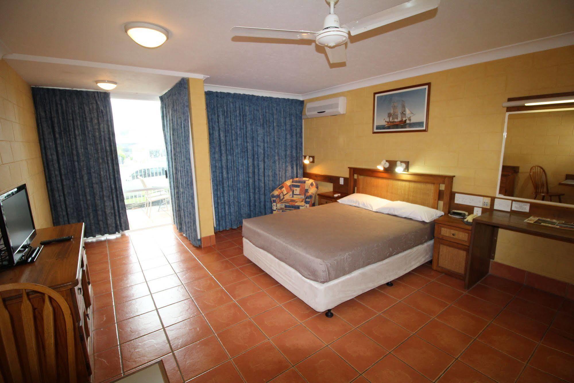 Endeavour Inn Emu Park Extérieur photo